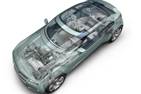 Eine etwas andere Kombination aus Verbrennungs- und Elektromotor treibt den Chevrolet Volt an. Hier ist der Verbrennungsmotor nicht mit dem Antrieb verbunden, sondern dient als Generator, um das Elektroaggregat auf Langstrecken mit Strom zu versorgen. Während der Volt für den amerikanischen Markt gedacht ist, will Opel ... (Archiv: Vogel Business Media)