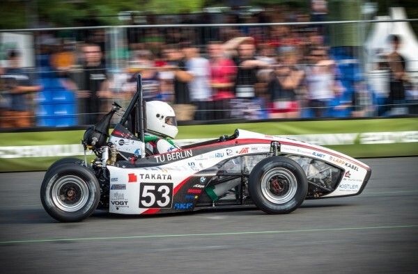 Ziel des Formula Student-Konstruktionswettbewerbs ist es, einen einsitzigen Formelrennwagen zu bauen, der in verschiedenen Kategorien wie hier beim Design Endurance überzeugt. (Fasttube)