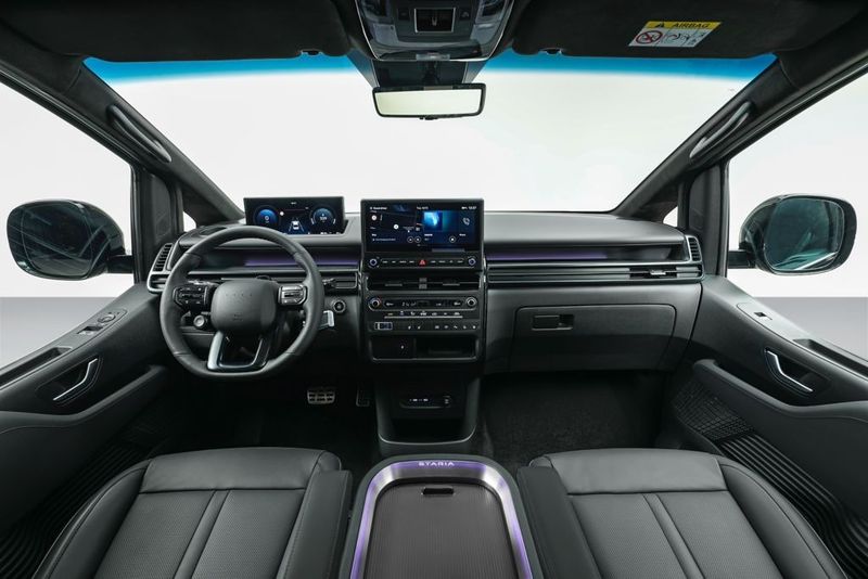 Die verwendeten Kunststoffe sind gut verarbeitet, strahlen aber noch einen leicht nutzfahrzeuglichen Restcharme aus. (Bild: Hyundai)