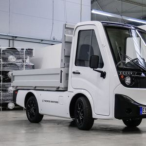 Auch als Lastenesel mit entsprechender Pritsche ist der Tropos einsetzbar.(Bild:  Tropos)