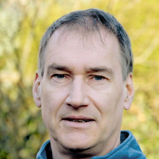 Frank Schwope ist langjähriger Analyst der Automobilbranche und Lehrbeauftragter an der Fachhochschule des Mittelstands Berlin. (Bild:  privat)