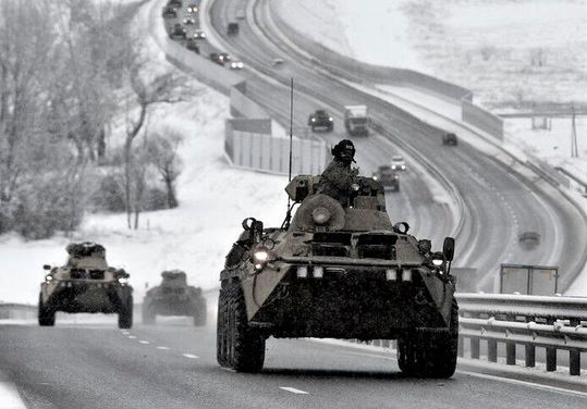 Panzer rollen in der Ukraine vorwärts, bei uns geht die Wirtschaft rückwärts! Wie das IAB in einer Befragung festgestellt hat, leiden vor allem das deutsche Verarbeitende Gewerbe und die Großbetriebe. Das hat unmittelbare Konsequenzen. Hier mehr dazu ...(Bild:  dpa)