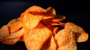 Vom Snack zur Ingenieursaufgabe: Industrielle Frittierlinien erzeugen ölhaltige Abluft, die aufwändiger Reinigung bedarf. (Bild: frei lizenziert)