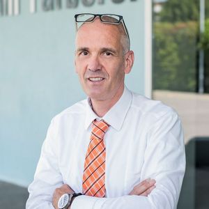 «Es ist immer bereichernd, zu erfahren, wie andere Unternehmen ihre Aufgaben meistern, Probleme angehen und Strategien für die Zukunft entwickeln. Solche Inputs sind für den eigenen wirtschaftlichen Erfolg äusserst nützlich.»
Matthias Böhm, Chefredaktor SMM