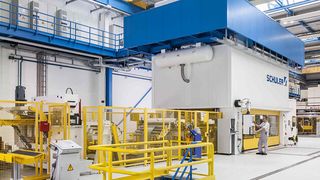 Läpple Automotive hat bei Schuler eine Servopresse mit 2.500 Tonnen Presskraft in Auftrag gegeben. Damit kann der Zulieferer auch Strukturteile aus Stahl oder Aluminium herstellen. (Foto: Schuler)