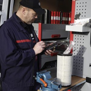 Für kurze Reaktionszeiten benötigt die Serviceabteilung umfangreiches Equipment an Bord der Servicefahrzeuge.