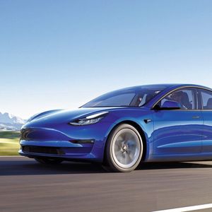 Platz eins in der Mittelklasse im November 2022: Tesla Model 3, 6.811 Neuzulassungen.(Bild:  Tesla)