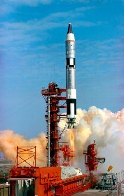 Start in den Orbit: Gemini 3 am 23 März 1965  (NASA)