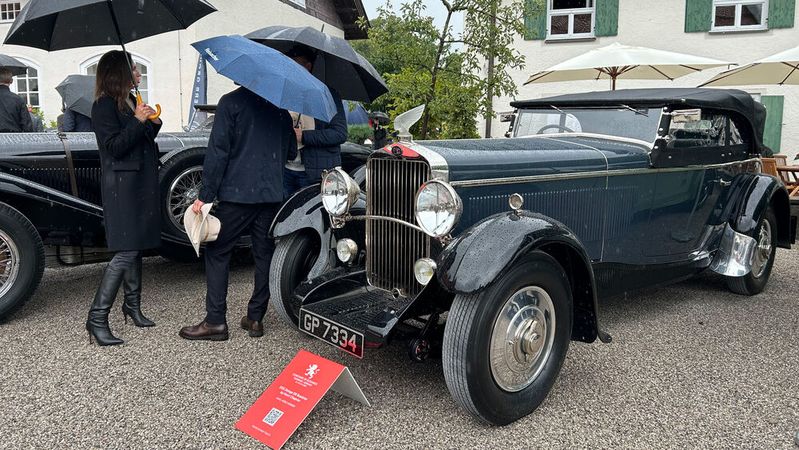 Delage D8 Roadster, karossiert von Ateliers Henri Chapron 1931 und restauriert von René Große über mehrere Jahre bis 2025. Preisträger in der Kategorie „Chapron class“. Die gläserne Kühlerfigur „Spirit of the wind“ stammt vom französischen Luxusgüterhersteller Lalique.(Bild:  Peter Diehl)