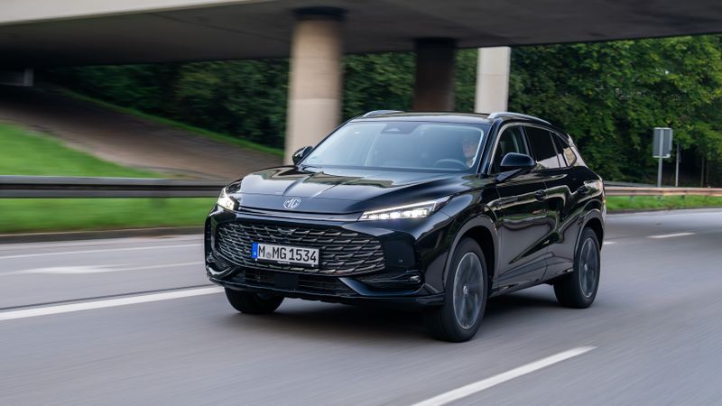 Der neue MG HS wirkt frischer und dynamischer als der Vorgänger. (Bild:  MG Motor)