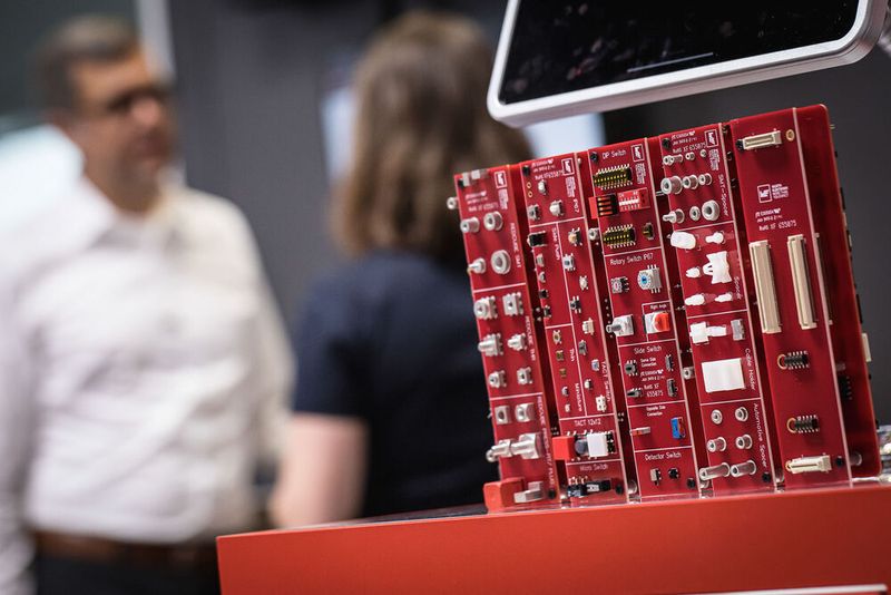 Steckverbinderkongress 2023 Tag 2: Kongress mit Trendthemen von PCF über DC-Steckverbinder, Hybridsteckverbinder, Qualifizierung, Single Pair Ethernet, Hands-on Workshops bis zu 3D-Druck und Konfektionierung. (Bild: Stefan Bausewein)