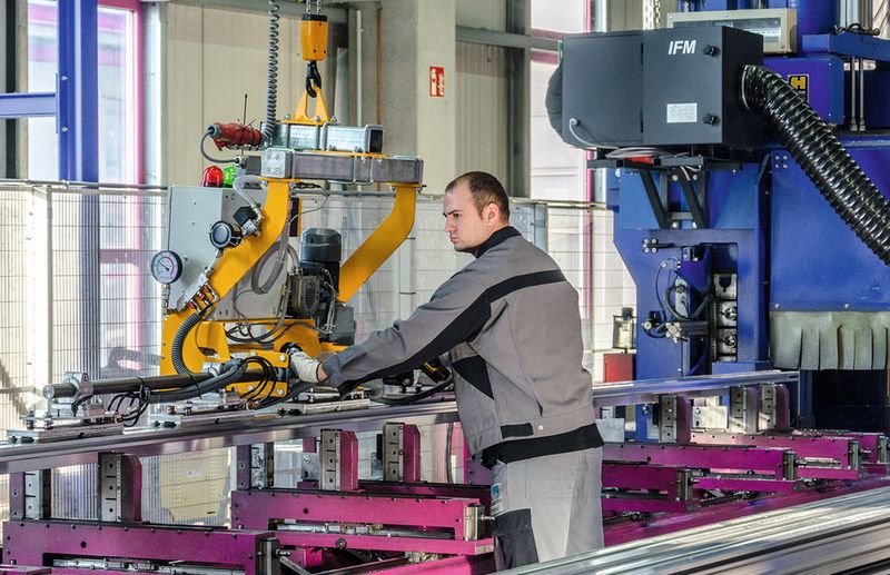 Der eT-Hover von Eurotech legt ein Profil an der Bearbeitungsposition ab. (Bilder: Eurotech)