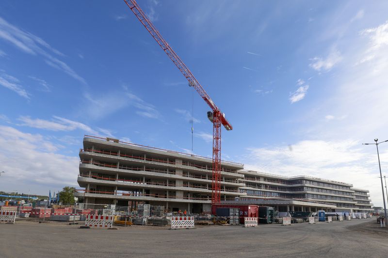 Die Gebäude des Green-Campus in Rüsselsheim bieten knapp 50.000 Quadratmeter Nutzfläche. Dazu kommt ein ähnlich großes Parkhaus. (Bild: Opel)