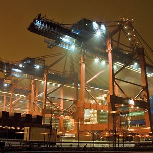 Bei Mobile Applications bieten sich modulare Stecklösungen an, denn der Einsatz von vorkonfektionierten Verbindungsleitungen und von Verteilern spart Zeit bei der Installation. Bild: serial/Photocase.com