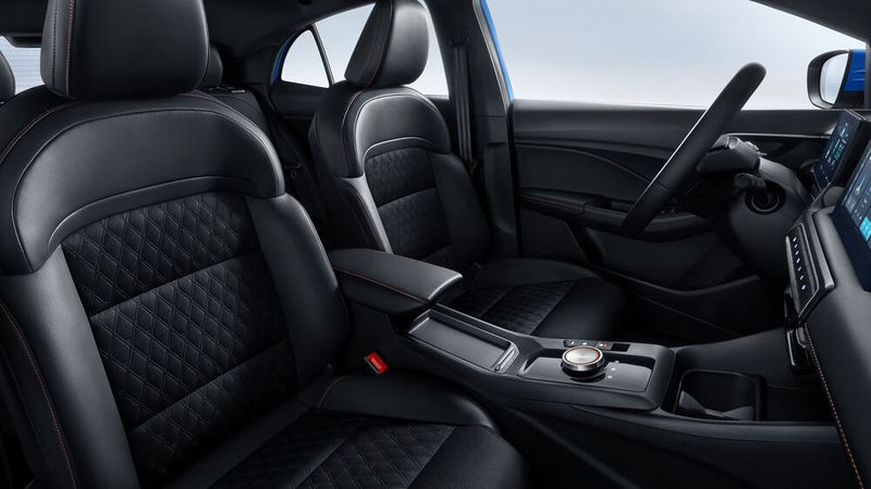 Mit seinen stark konturierten Vordersitzen will der MG3 ein sportliches Flair vermitteln. (Bild: MG Motor Deutschland GmbH)