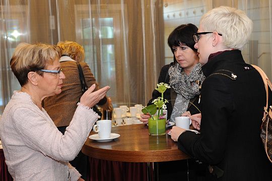 In den Kaffeepausen steht das Networking im Vordergrund. (Archiv: Vogel Business Media)