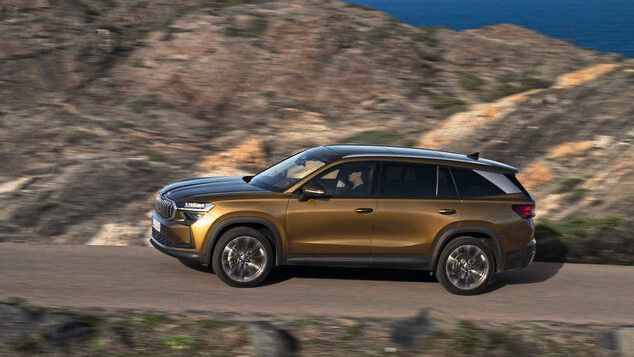 Das vielseitige Modell bleibt das Flaggschiff im SUV-Portfolio und wächst um 6 Zentimeter in der Länge. (Bild: Skoda)