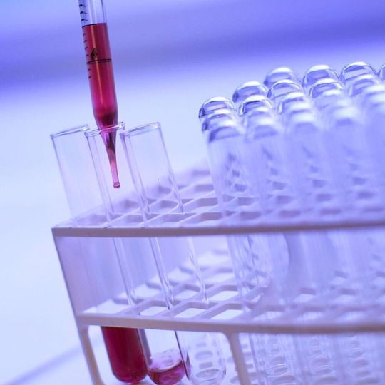 Das Paul-Ehrlich-Institut übernimmt auf Basis der IVDR zusätzliche Aufgaben, die der Sicherheit und Zuverlässigkeit von IVD dienen. Das Paul-Ehrlich-Institut übernimmt auf Basis der IVDR zusätzliche Aufgaben, die der Sicherheit und Zuverlässigkeit von IVD dienen.