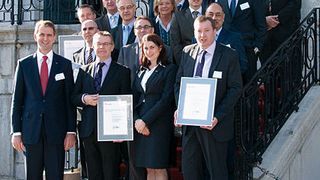 Vertreter der fünf besten Unternehmen des Konsortial-Benchmarkings: Zu den Preisträgern gehören die Aston Martin Lagonda Ltd., die Getrag Ford Transmission GmbH, die Georg Fischer Automotive AG, die Holcim (Deutschland) AG sowie die Heidelberger Druckmaschinen AG. (Archiv: Vogel Business Media)