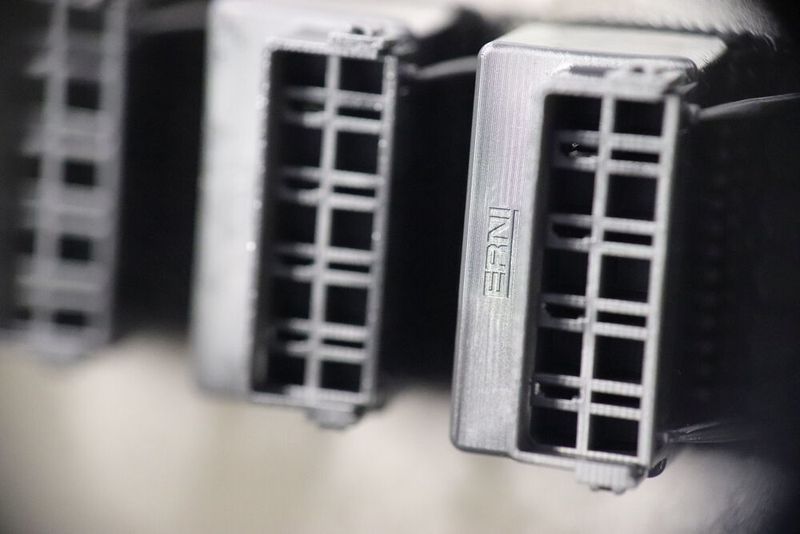 Litholabs and Erni worked together for the prototyping of connectors with 3D printed backshell for printed circuit boards with Henkel Loctite 3955 FST material. (Henkel)