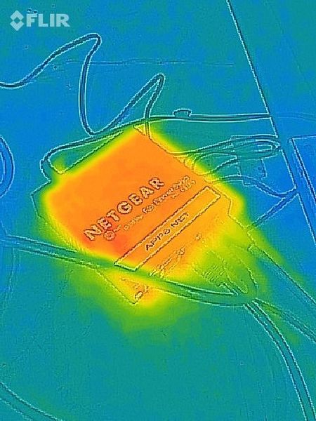 Wärmebild eines WLAN-Routers, aufgenommen mit Flir One (Bild: FLIR)