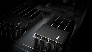 Die GPU-Serie „Instinct MI50s“ schnitt besonders gut in großen Clustern ab. Zudem ist ihr Stromverbrauch gering.  (Bild: AMD)