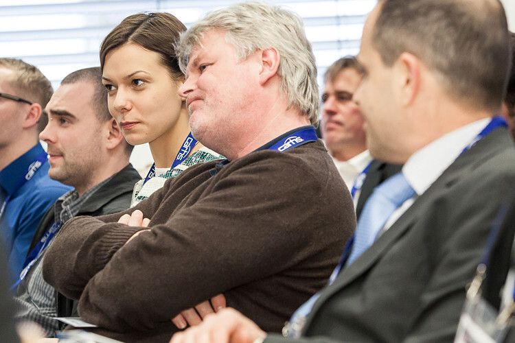 Konzentration in den Fachsessions (Foto: Stefan Bausewein)