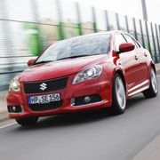 Neues Mittelklasse-Flaggschiff: Der Suzuki Kizashi gilt als „wichtiger Imageträger der Marke“. Die Japaner wollen auf dem deutschen Markt jährlich etwa 1.000 Einheiten des voll ausgestatteten Solomodells verkaufen. (Archiv: Vogel Business Media)