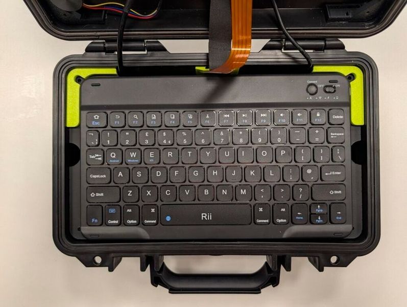 Die Tastatur kann ganz nach Belieben gestaltet werden, solange sie in den verfügbaren Platz passt. (Bild: Raspberry Pi)