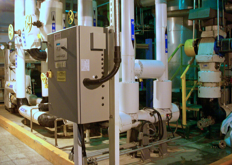 Das in der Formosa Chemicals & Fibre Corporation installierte UV-System von Hanovia. Die UV-Kammer ist mit einer Wärmeschutzschicht verkleidet, um die Wassertemperatur konstant zu halten (Bild: Hanovia)