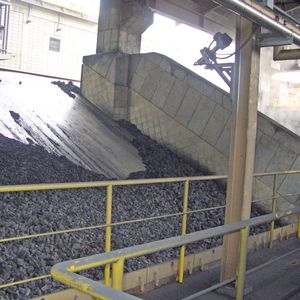 Füllstandmessgeräte überwachen einen Koksbunker.(Bild:  Krohne)