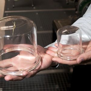 The connection dimensions of the borosilicate canisters are identical to conventional canisters. So, they can easily be replaced even on existing machines and systems currently in operation.