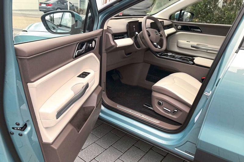 Der U5 ist in drei Ausstattungslinien zu haben: Technic, Standard und Premium. Allerdings ist das Modell zunächst nur per Leasing zu erhalten. Der Basispreis startet bei „unter 40.000 Euro“. (Bild: Grimm/»kfz-betrieb«)