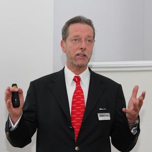 Dr. Jan Stefan Roell, Vorstandsvorsitzender der Zwick GmbH & Co. KG: "Wir planen in China ein neues Tochterunternehmen in Taican. Dort wollen wir neue Produket für den chinesischen Markt entwickeln. Und wenn das gut geht, auch für den außerchinesischen Markt."