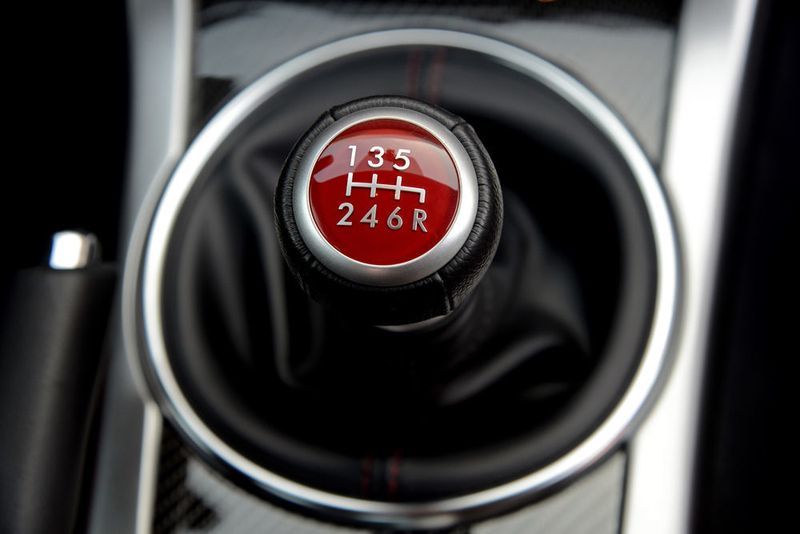 Beliebt ist der WRX STI auch wegen seiner knackigen Schaltwege. (Subaru)