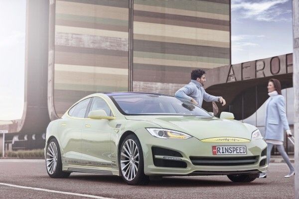 Mit dem vollelektrisch angetriebenen Konzeptfahrzeug „XchangE“ zeigt die Schweizer Ideenschmiede Rinspeed auf dem Genfer Auto-Salon die Zukunft des autonomen Fahrens.  (Rinspeed)