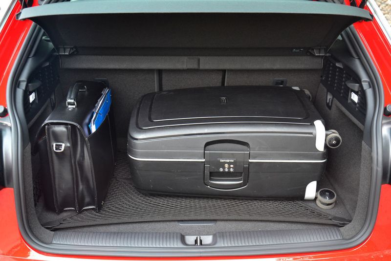 Der Gepäckraum fasst 405 Liter, bei umgeklappter Rückbank sind es 1.050 Liter. (Michel/»kfz-betrieb«)