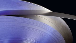 n einem integrierten Prozess wird ein Bandabschnitt...  (Bild: Fact-Werbeagentur)