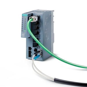 Die Industrial Ethernet Switches Scalance XC-100 bieten bis zu 24 Ports – wahlweise mit elektrischen und optischen Ports und Zulassungen für unterschiedliche Einsatzbereiche. 