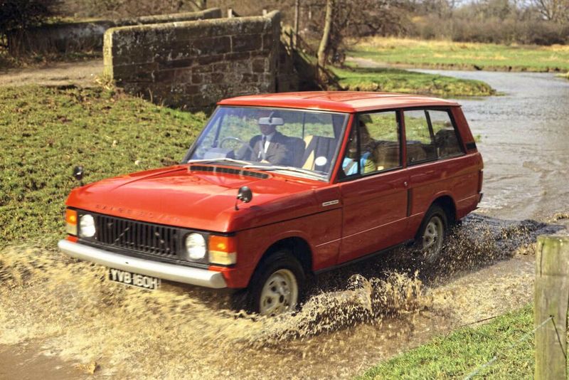 Geländegängigkeit war seit jeher die Paradedisziplin von Range Rover. (Bild: Land Rover )