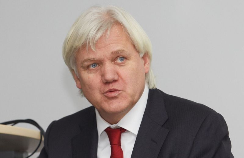 Hans Beckhoff, Geschäftsführer von Beckhoff Automation: „Wir glauben, das die Integration von wissenschaftlicher Messtechnik große Anwendungsbereiche erschließt. Damit hat die Automatisierungsindustrie viele Entwicklungsmöglichkeiten, um Maschinen intelligenter zu machen.“ (Bild: It's OWL Clustermanagement)