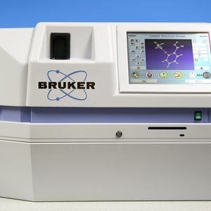 Abb. 2: Das Bruker AXS Smart X2S gewann in diesem Jahr den Editor‘s Choice Award in Gold. 
