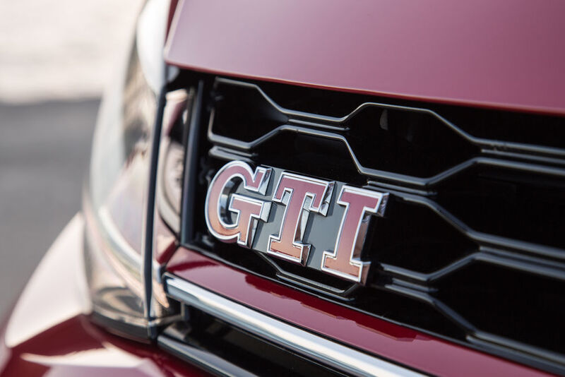 Fehlt da nicht einer? Richtig! Der Klassiker GTI hat natürlich auch das „Update“ erhalten. (Volkswagen)
