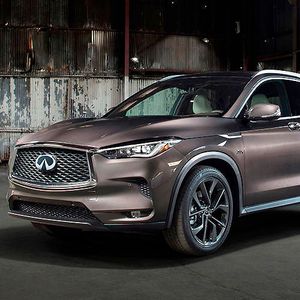 Eigentlich sollte der neue Infiniti QX50 erst nächste Woche in Los Angeles gezeigt werden, die Japaner zogen nun schon früher das Tuch vom SUV.