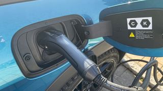 Die Suche nach einem Gebrauchtwagen führt immer mehr Käufer zu einem Elektromodell. (Bild: Grimm – VCG)