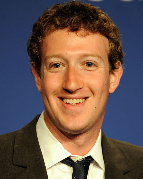 Gegründet wurde Facebook am 4. Februar 2004 von Mark Zuckerberg. Sein Vermögen wurde im September 2011 vom Wirtschaftsmagazin Forbes auf rund 17,5 Milliarden US-Dollar geschätzt. 2009 war Zuckerberg der jüngste Self-Made-Milliardär der Welt. (Bild: Guillaume Paumier/Wikimedia Commons)