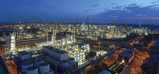 Nach der Explosion am 17. Oktober 2016 mit fünf Todesopfern hat BASF in Ludwigshafen zusätzliche Sicherheitsbarrieren eingeführt.(Bild:  BASF)