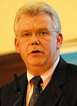 Uwe Rütz, Obermeister der Innung Hamburg: „Gerade die Entwicklung in der Kfz-Technik erfordert eine ständige Weiterbildung.“ (Archiv: Vogel Business Media)