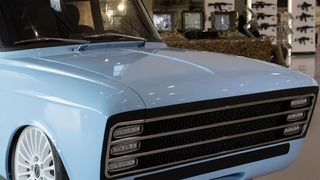 Der russische Waffenhersteller Kalaschnikow hat den Prototypen eines Retro-Stromers vorgestellt.  (Kalashnikov Media)