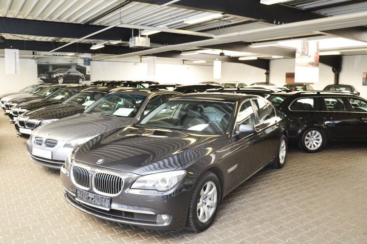 Die Gebrauchtfahrzeuge haben ihren eigenen Ausstellungsraum... (Foto: Michel)